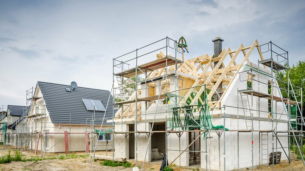 massiv-bauen-baustelle-haus-rohbau-01