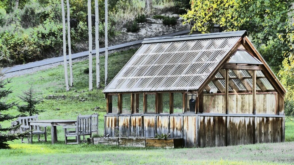 garten-eigener-gartenhaus-gartenmoebel-einrichten-wohnen-05